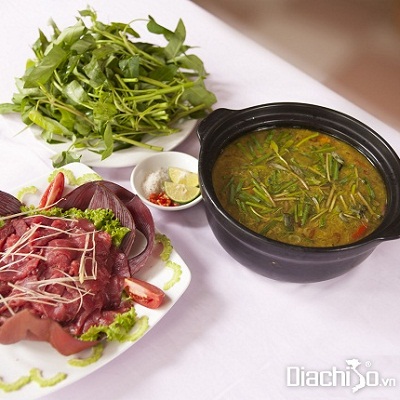 Set ăn cho 4 người tại Ngà Vinh